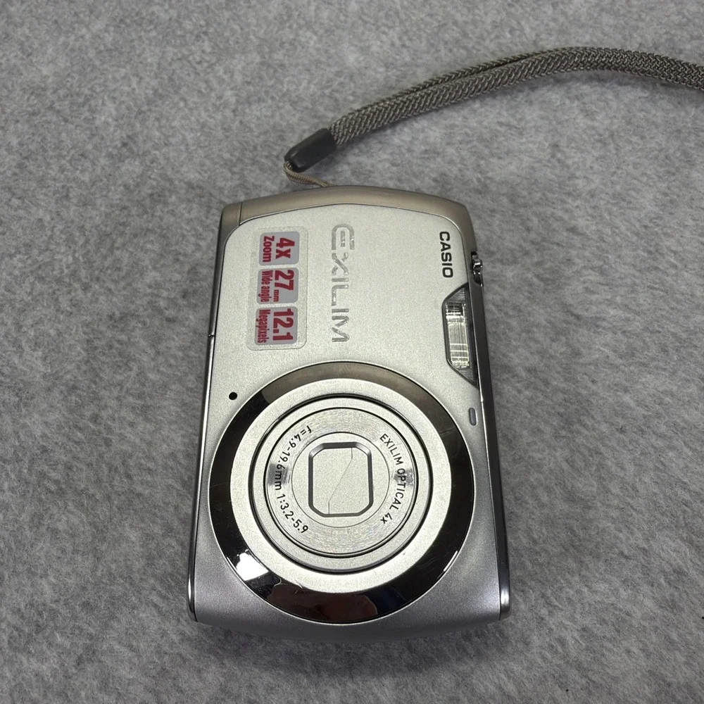 Casio Exilim EX-Z350 Digital Camera Silver For Parts Untested